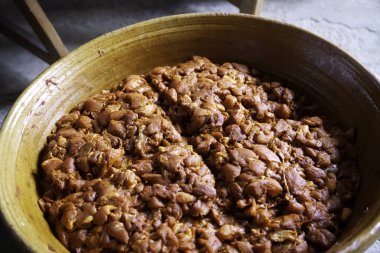 Taze domuz kıyması, yemek hazırlama, kolesterol.