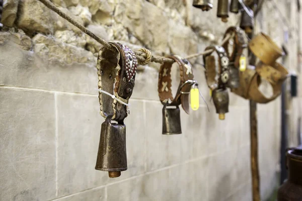 Kuhglocken Hängen Detail Von Objekten Für Vieh — Stockfoto