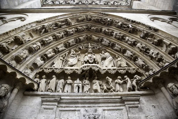 中世纪教堂门廊 建筑和宗教细节 — 图库照片