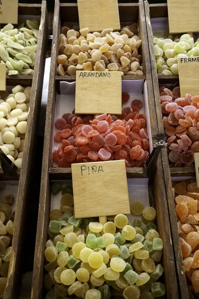 Markette Kurutulmuş Meyve Şekeri Sağlıksız Yiyecekler — Stok fotoğraf