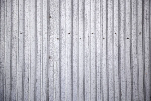 横線構造の産業用金属ドア — ストック写真