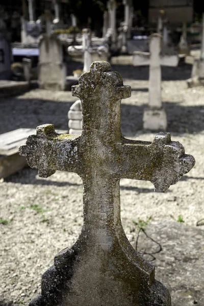 スペインの墓と墓地 宗教的なシンボル — ストック写真