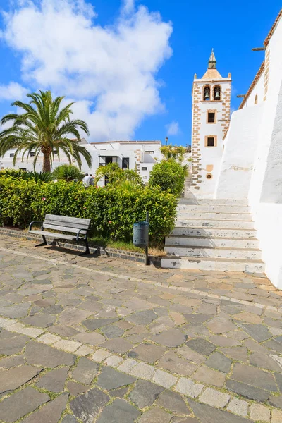 Katedral güzel Santa Maria de Betancuria Fuerteventura, Kanarya Adaları, İspanya için adımlar