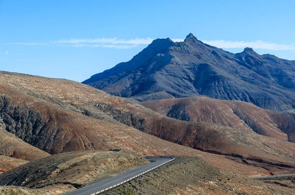 Schilderachtige Bergweg Met Uitzicht Vulkaan Fuerteventura Canarische Eilanden Spanje — Stockfoto