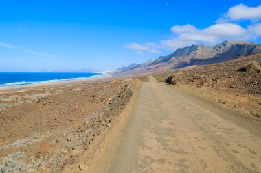 Jandia Yarımadası, Fuerteventura, Kanarya Adaları, İspanya kumsalda Cofete Morro Jable yerel asfaltsız yol