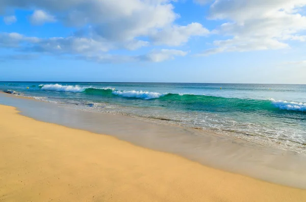 Dalga Okyanus Altın Kum Plaj Jandia Yarımadası Nda Morro Jable — Stok fotoğraf