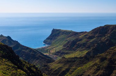 Sahil dağ Vadisi okyanus manzarası, La Gomera, Kanarya Adaları, İspanya