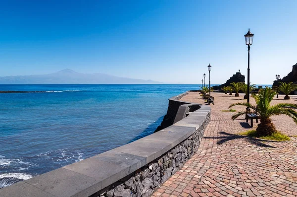 Passeio Costeiro Praia Oceano Água Teide Tenerife Fundo San Sebastian — Fotografia de Stock