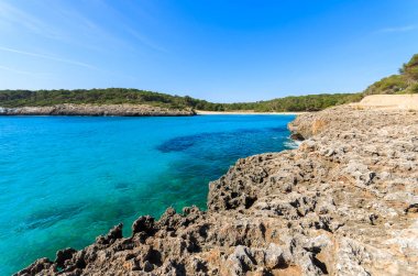 Turkuaz denizde güzel Cala Mondrago beach, Mayorka Adası