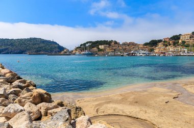 Plaj kum defne Dağları liman tekne, bağlantı noktası Nottingham şehir, Mayorka Adası, İspanya