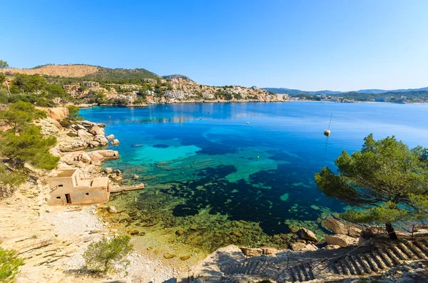 Turquoise Zee Cala Fornells Bay Eiland Mallorca Spanje — Stockfoto