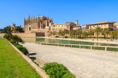 Palma de Mallorca kasabasındaki La Seu Katedrali, İspanya