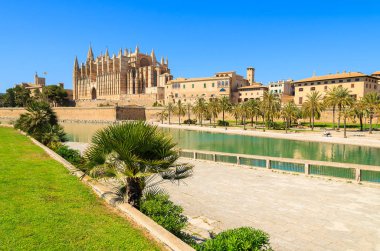 Palma de Mallorca kasabasındaki La Seu Katedrali, İspanya