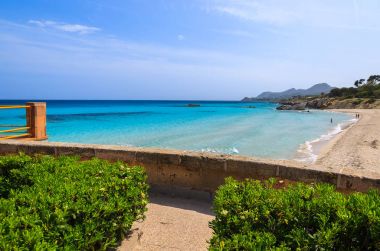 Oğlum Mol masmavi deniz plaj sahil Mayorka Adası, İspanya