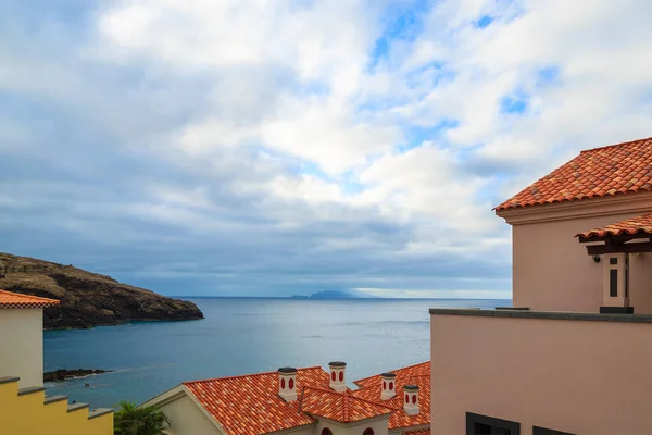 Ferienwohnungen Vor Meereswasser Hintergrund Insel Madeira Portugal — Stockfoto