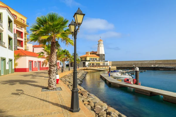 葡萄牙马德拉岛海岸的游艇港口 — 图库照片
