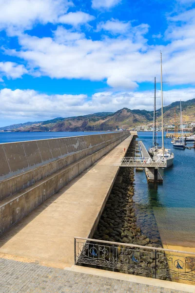 Puerto Deportivo Con Barcos Yates Con Vistas Montaña Isla Madeira — Foto de Stock