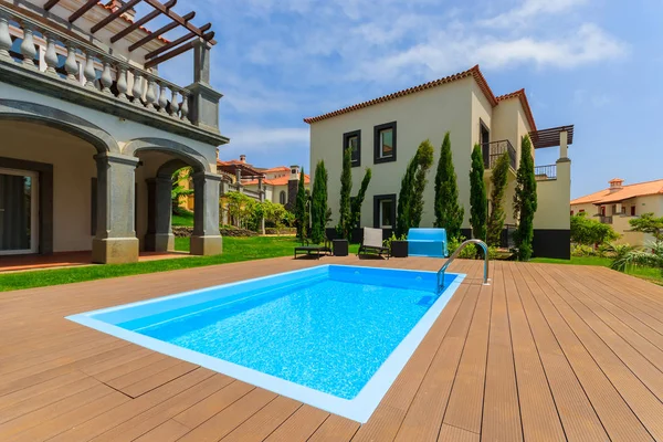 Insel Madeira Portugal August 2013 Swimmingpool Einer Luxusvilla Der Atlantikküste — Stockfoto
