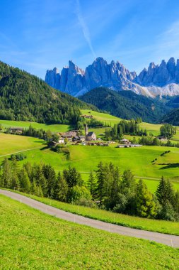 Dağ Vadisi ve Santa Maddalena Köyü, Dolomites görünümü