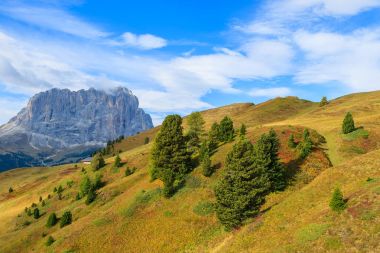 Güzel sonbahar manzara Dolomites Dağları, South Tyrol, İtalya