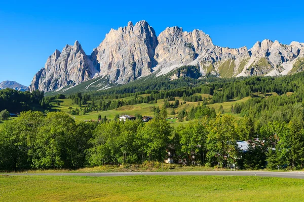 Zomer Landschap Bij Cortina Ampezzo Bergen Van Dolomieten — Stockfoto