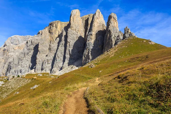 Sendero Senderismo Passo Sassolungo Las Montañas Dolomitas Italia —  Fotos de Stock