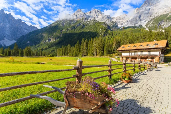 Pohled Horskou Scenérií Fiscalina Údolí Jižní Tyrolsko Dolomity Pohoří Itálie — Stock fotografie