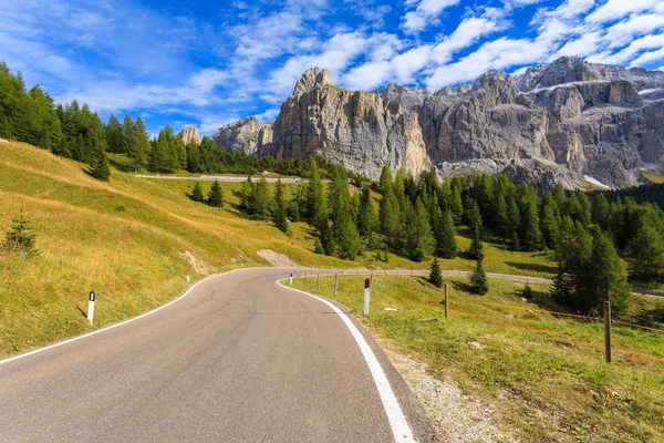 Ruta Panorámica Cerca Passo Gardena Las Montañas Dolomitas Italia —  Fotos de Stock