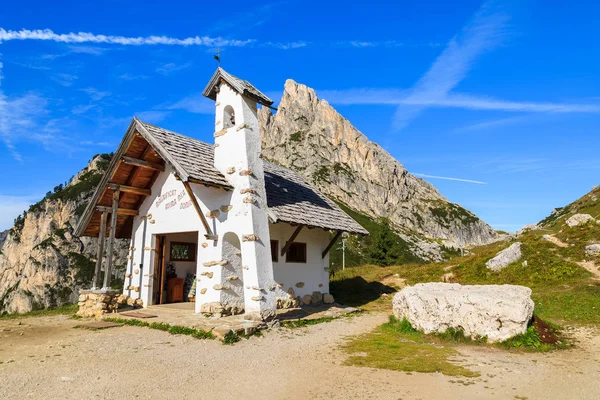 Kyrkan Passo Falzarego Dolomiterna Italien — Stockfoto