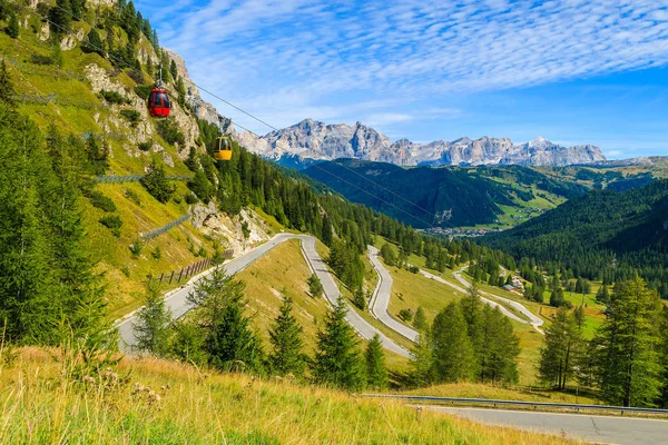 Coches Góndola Ascensor Vista Carretera Montaña Escénica Otoño Paisaje Las —  Fotos de Stock