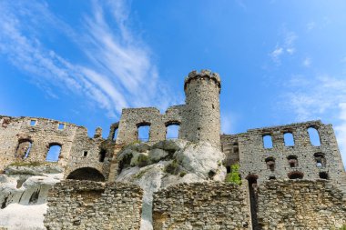 Ogrodzieniec Bahar, Polonya Krakow yakınındaki güzel Şato