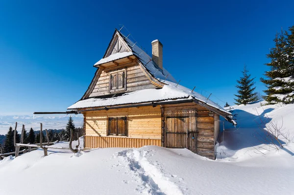 Camino Nieve Casa Madera Las Montañas Gorce Polonia — Foto de Stock