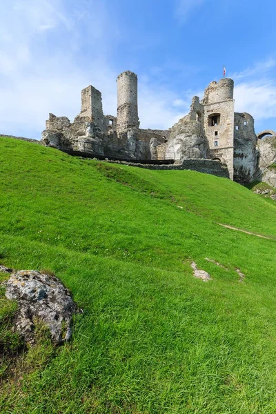 Ogrodzieniec Bahar, Polonya Krakow yakınındaki güzel Şato