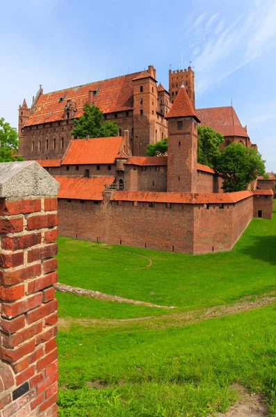 Castillo Malbork Fortaleza Medieval Caballeros Teutónicos Unesco Patrimonio Humanidad Polonia — Foto de Stock