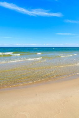 Güzel kumlu plajı yakınındaki Leba, Baltık Denizi, Polonya