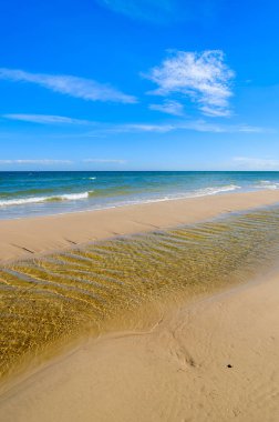 Güzel kumlu plajı yakınındaki Leba, Baltık Denizi, Polonya