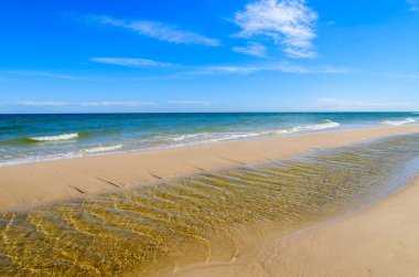 Güzel kumlu plajı yakınındaki Leba, Baltık Denizi, Polonya