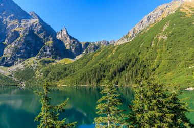 Yeşil su dağı Morskie Oko Gölü, Tatra Dağları, Polonya