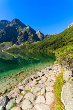 Yeşil su dağı Morskie Oko Gölü, Tatra Dağları, Polonya