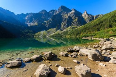 Yeşil su dağı Morskie Oko Gölü, Tatra Dağları, Polonya