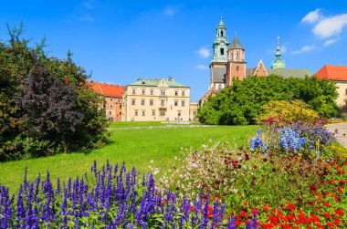 Güzel Wawel Royal Castle güneşli yaz gününde, Krakow, Polonya