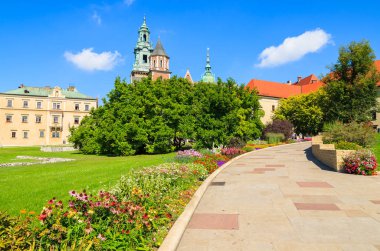 Güzel Wawel Royal Castle güneşli yaz gününde, Krakow, Polonya