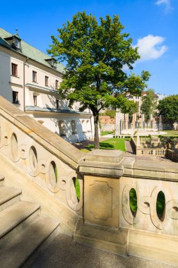 Krakow, Polonya Kilisesi (Na Skalce) kamu park alanındaki taş merdiven