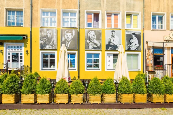 Γκντανσκ Πολωνία Ιούνιος 2013 Πρόσοψη Κτιρίου Εστιατόριο Διακοσμημένο Έργα Ζωγραφικής — Φωτογραφία Αρχείου