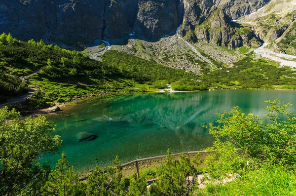 Λίμνη Βουνό Πράσινο Νερό Καλοκαίρι Kezmarska Valley Όρη Τάτρα Σλοβακία — Φωτογραφία Αρχείου