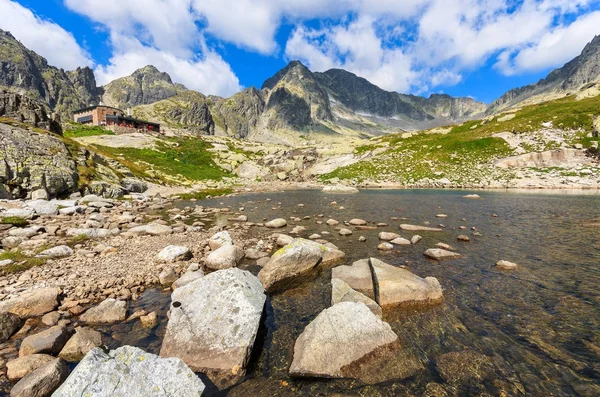 Tatra 슬로바키아에 알파인 호수에 — 스톡 사진