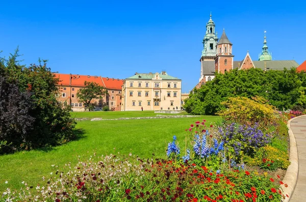 Gyönyörű Wawel Királyi Kastélytól Napsütéses Nyári Napon Krakkó Lengyelország — Stock Fotó