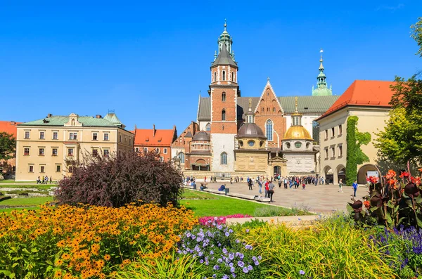 Güzel Wawel Royal Castle güneşli yaz gününde, Krakow, Polonya