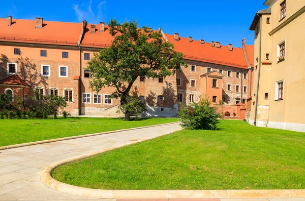 Güzel Wawel Royal Castle güneşli yaz gününde, Krakow, Polonya