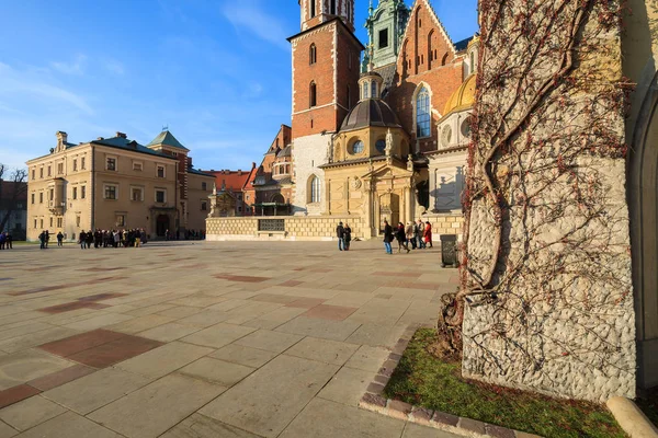 Binalar Royal Wawel Castle Park Sonbahar Sezonu Krakow Polonya — Stok fotoğraf